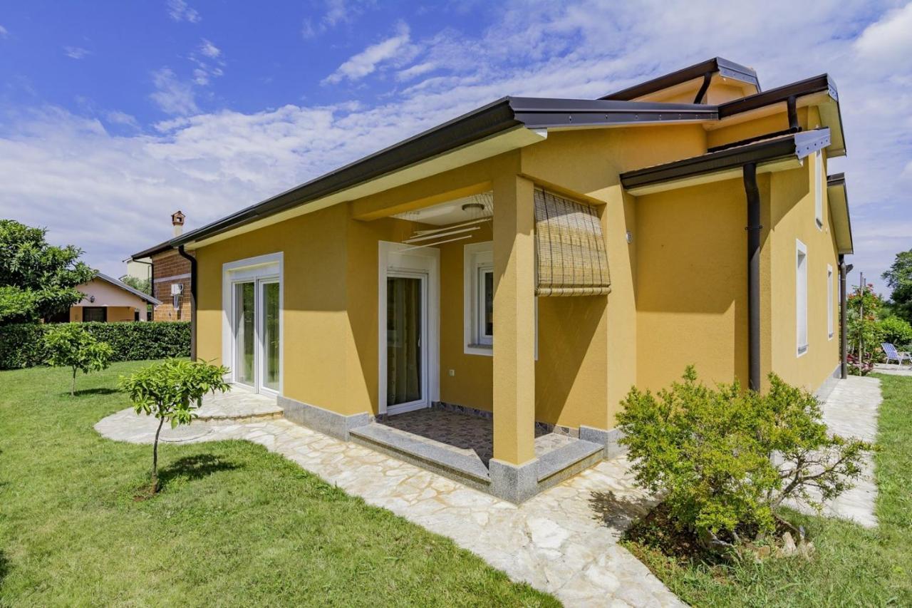 Bozica House With Apartment Umag Exteriör bild