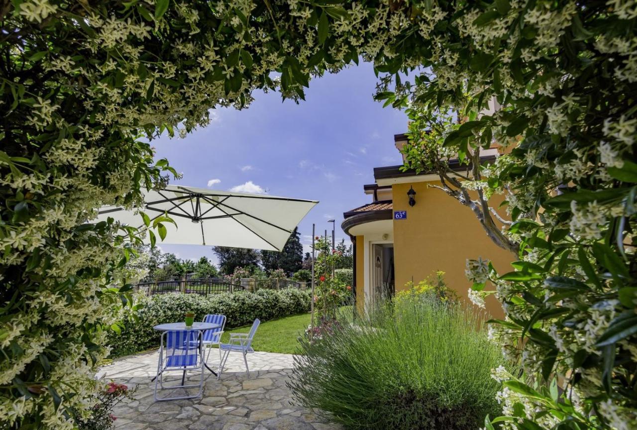 Bozica House With Apartment Umag Exteriör bild